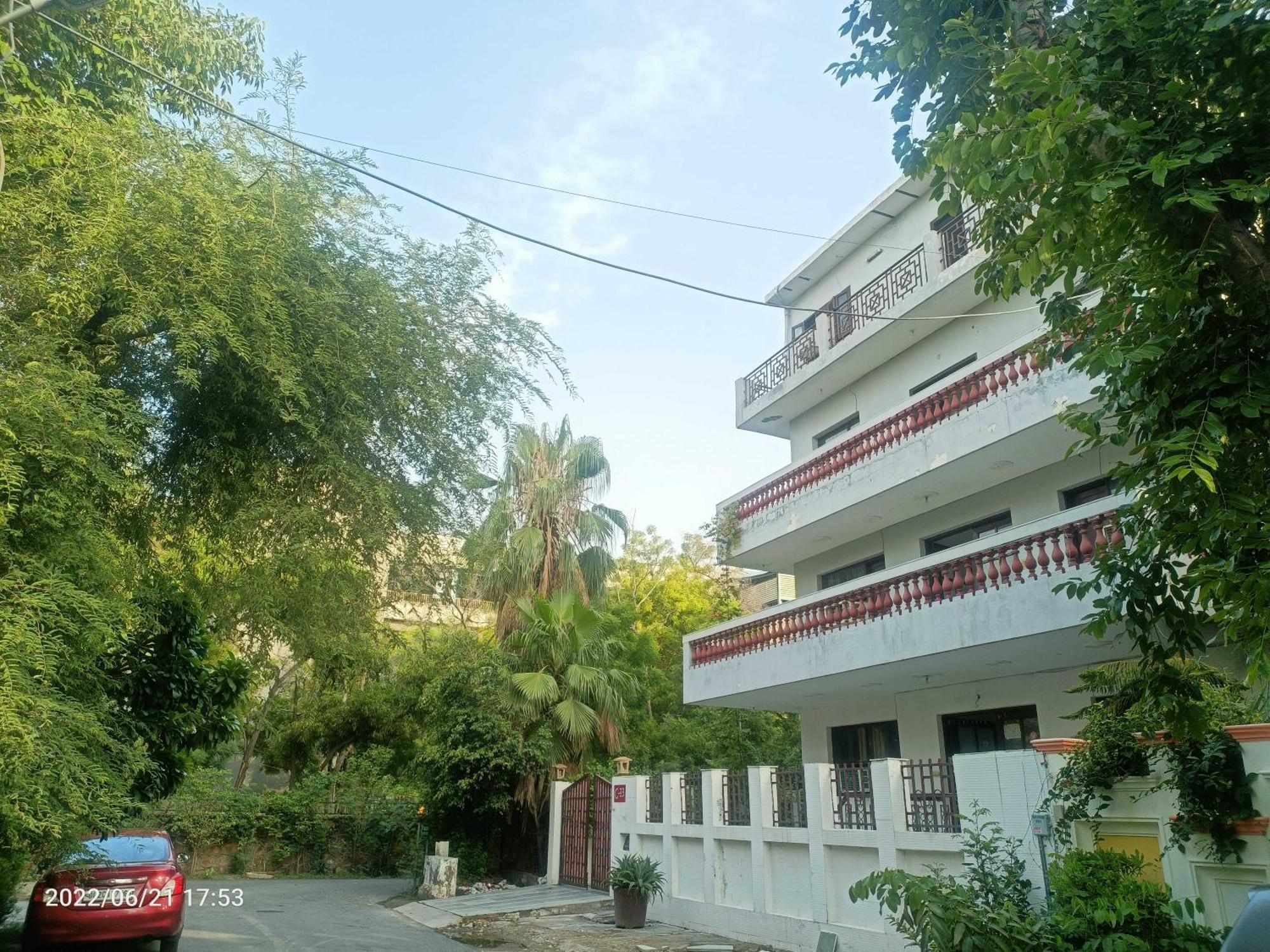 Oyo Metro View Residency Near Snow World Hotel โนอิดา ภายนอก รูปภาพ